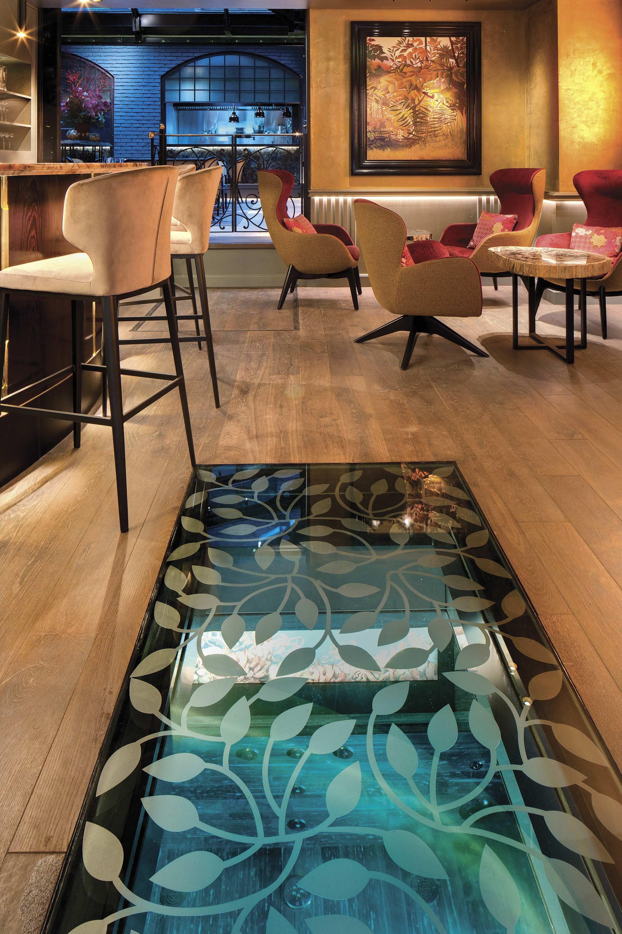 La Demeure Montaigne Hotel Párizs Kültér fotó A glass floor