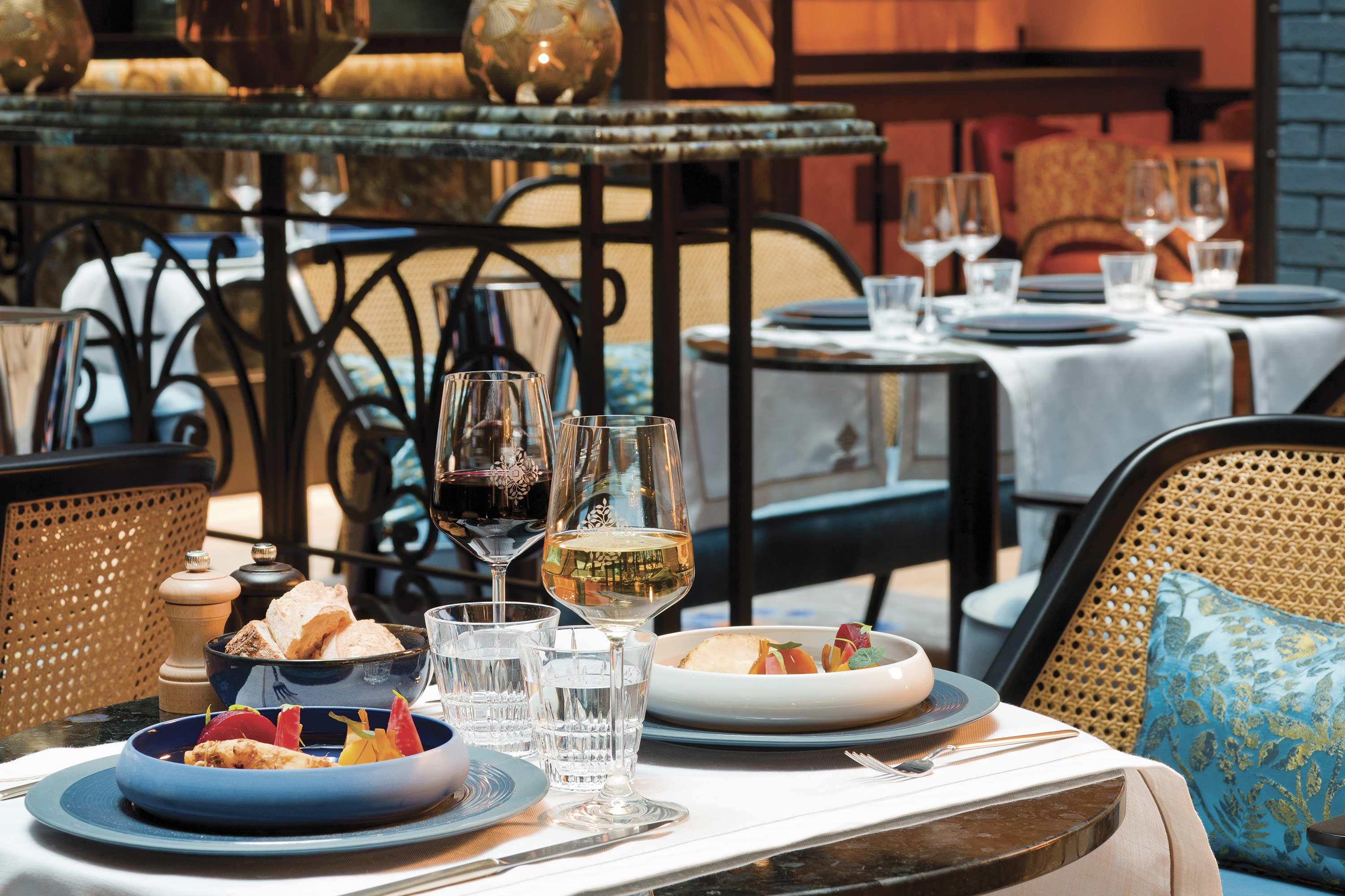 La Demeure Montaigne Hotel Párizs Kültér fotó Restaurant