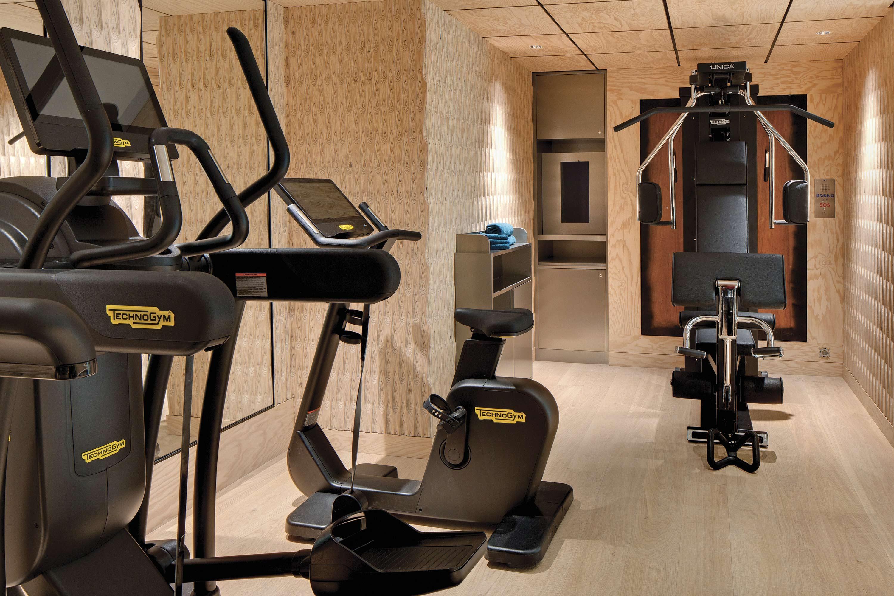 La Demeure Montaigne Hotel Párizs Kültér fotó Technogym Wellness Suite